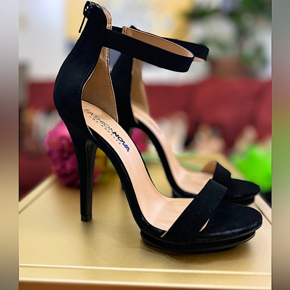 Fashion Nova TNT Black Stiletto Platform Sandal - Picture 6 of 14